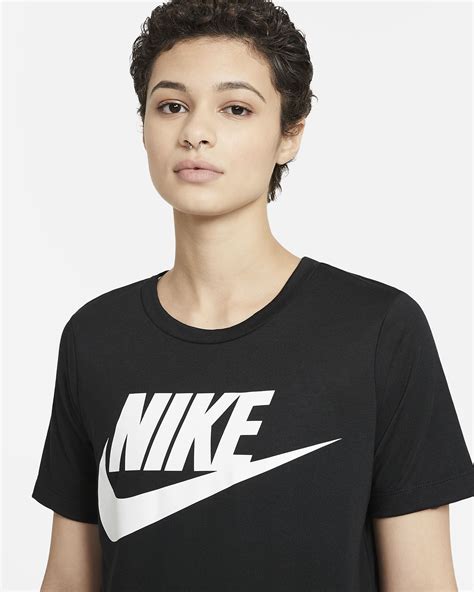 nike t shirt damen mit vielenhäckchen|Nike Sportswear Essentials Damen.